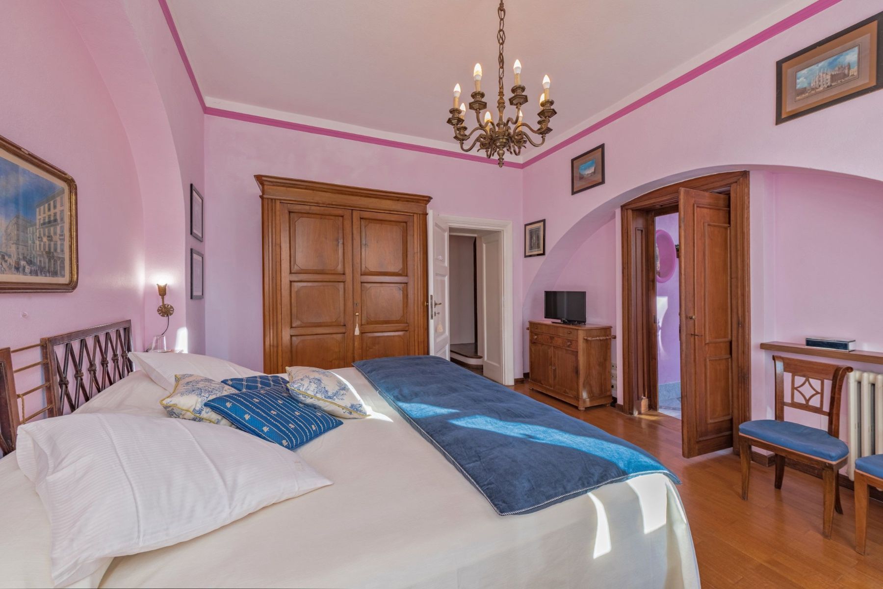 Dada villa photo.
