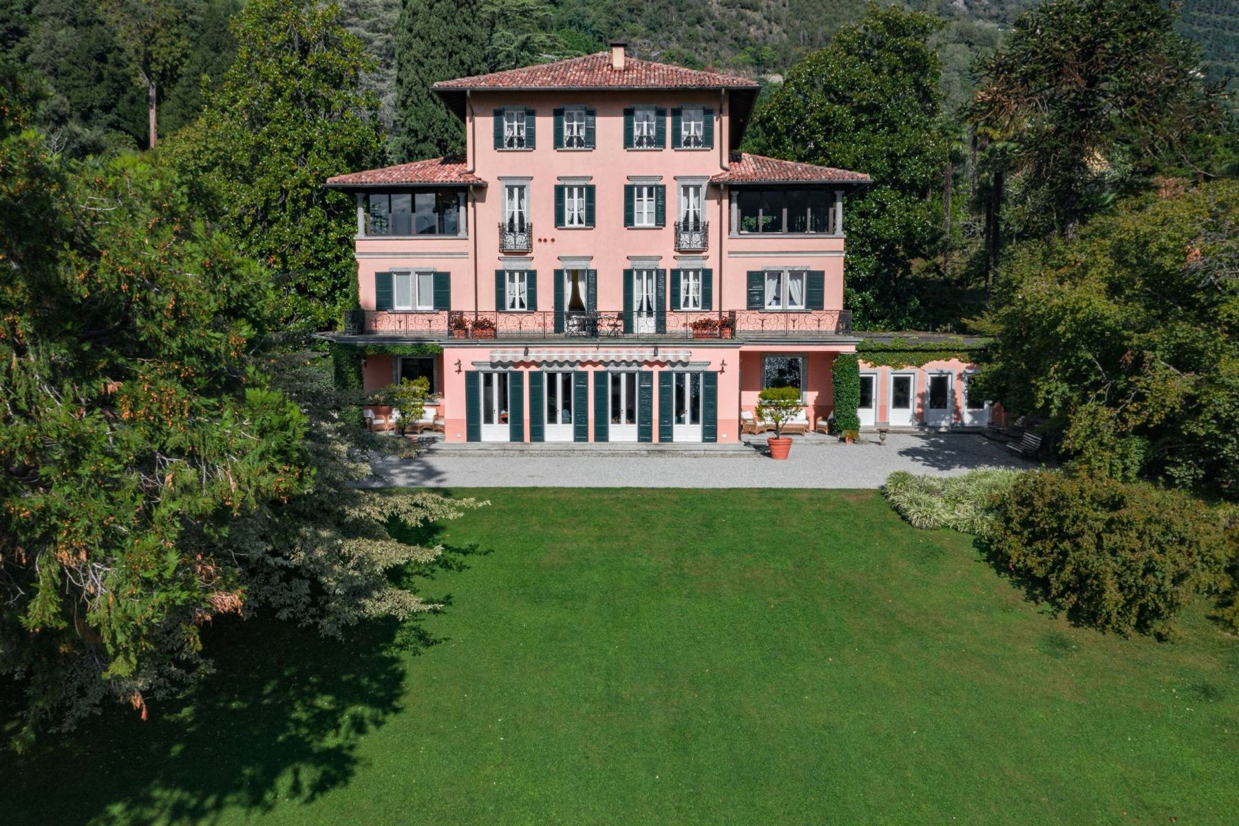 Dada villa photo.