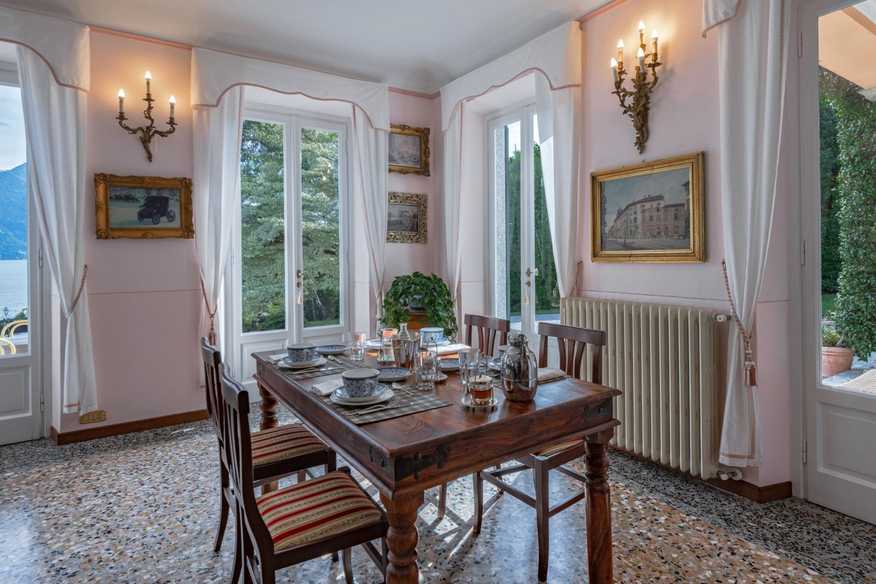 Dada villa photo.