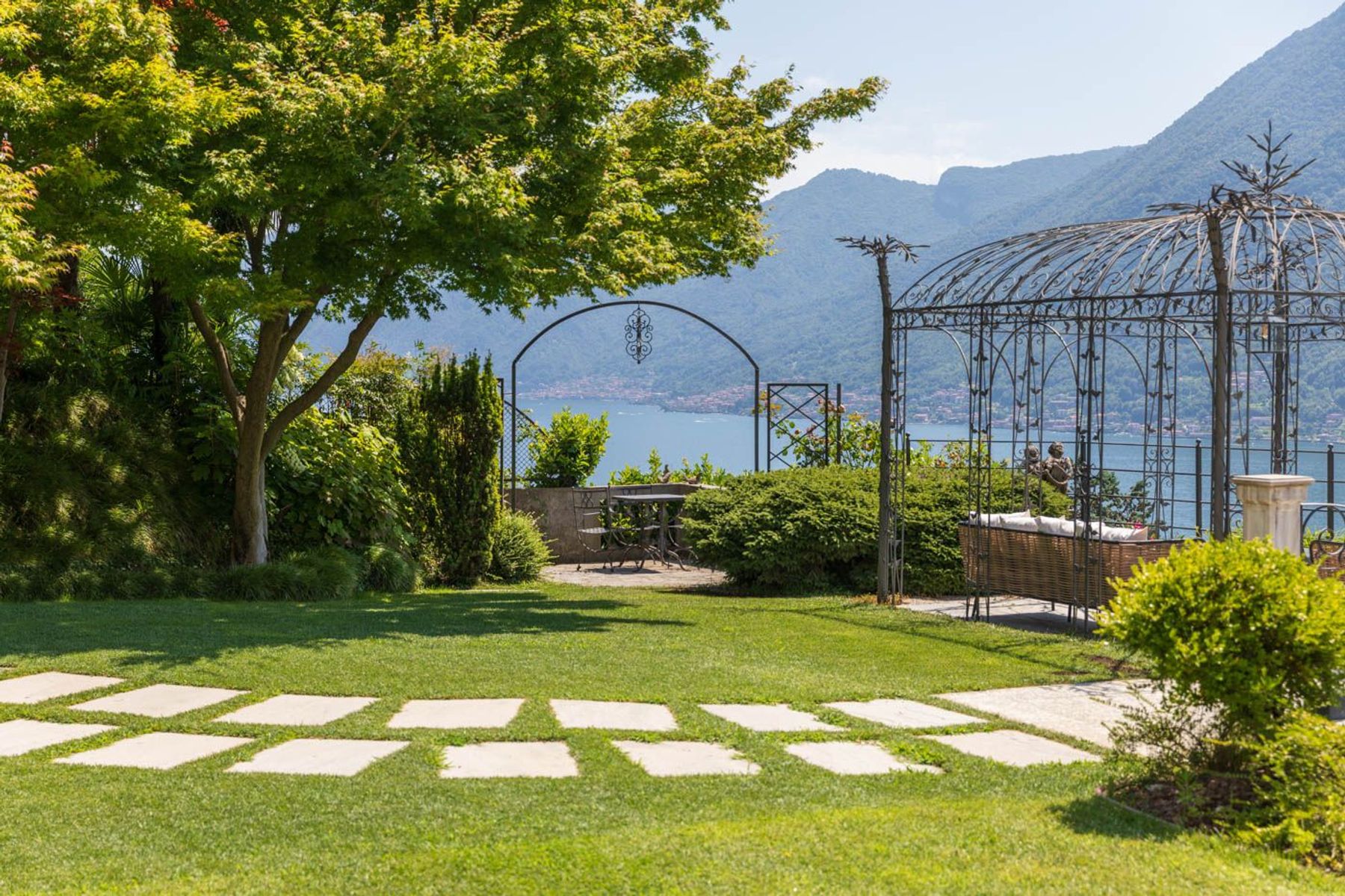 Vista Lago villa photo.