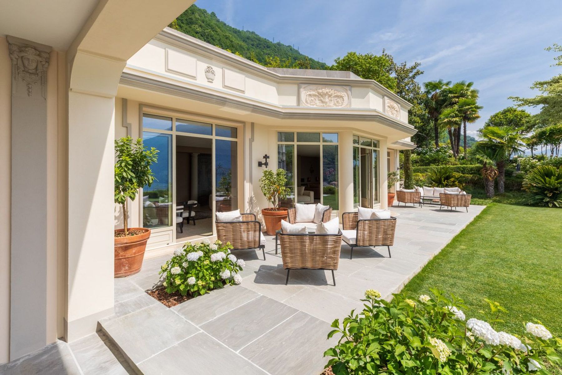 Vista Lago villa photo.