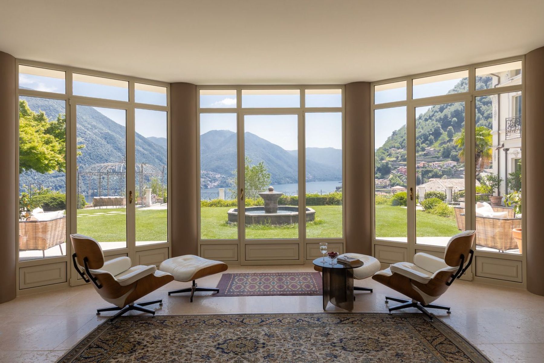 Vista Lago villa photo.