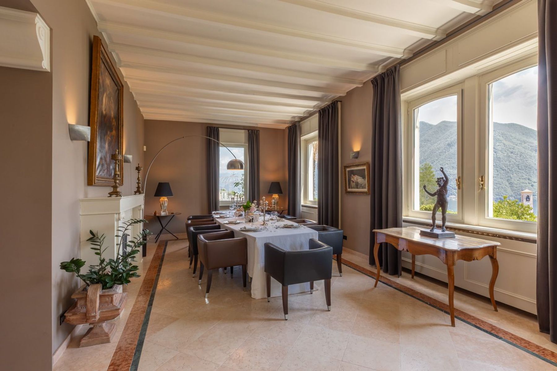 Vista Lago villa photo.