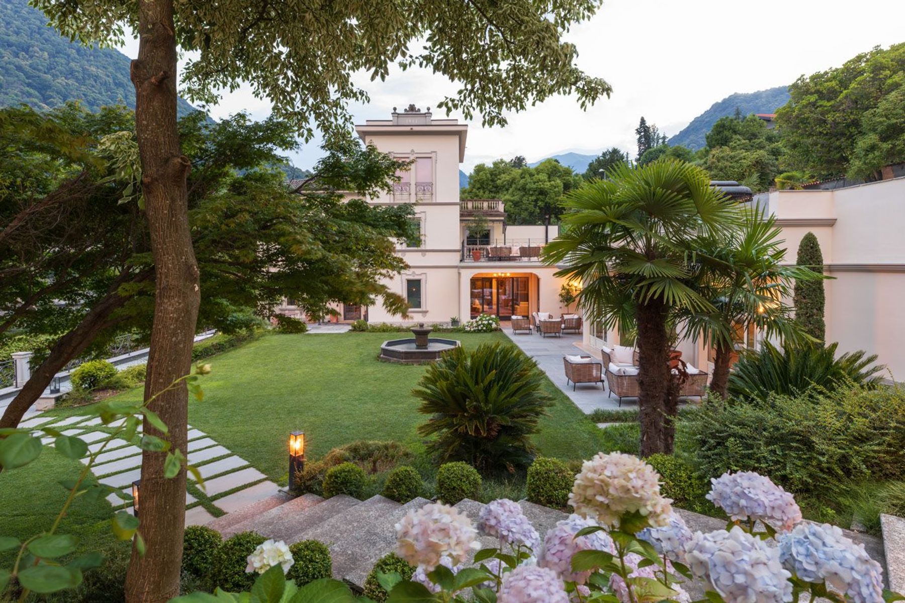 Vista Lago villa photo.