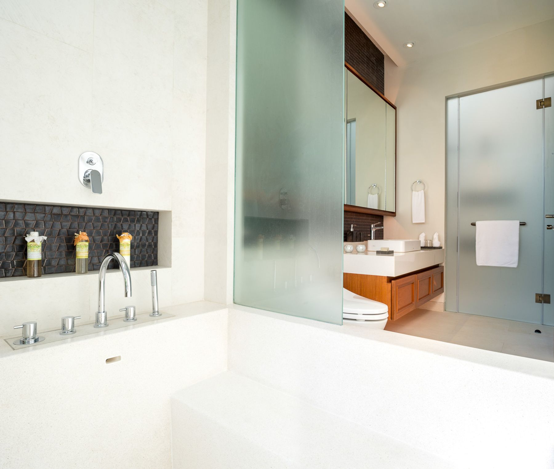 The Aquila villa photo.