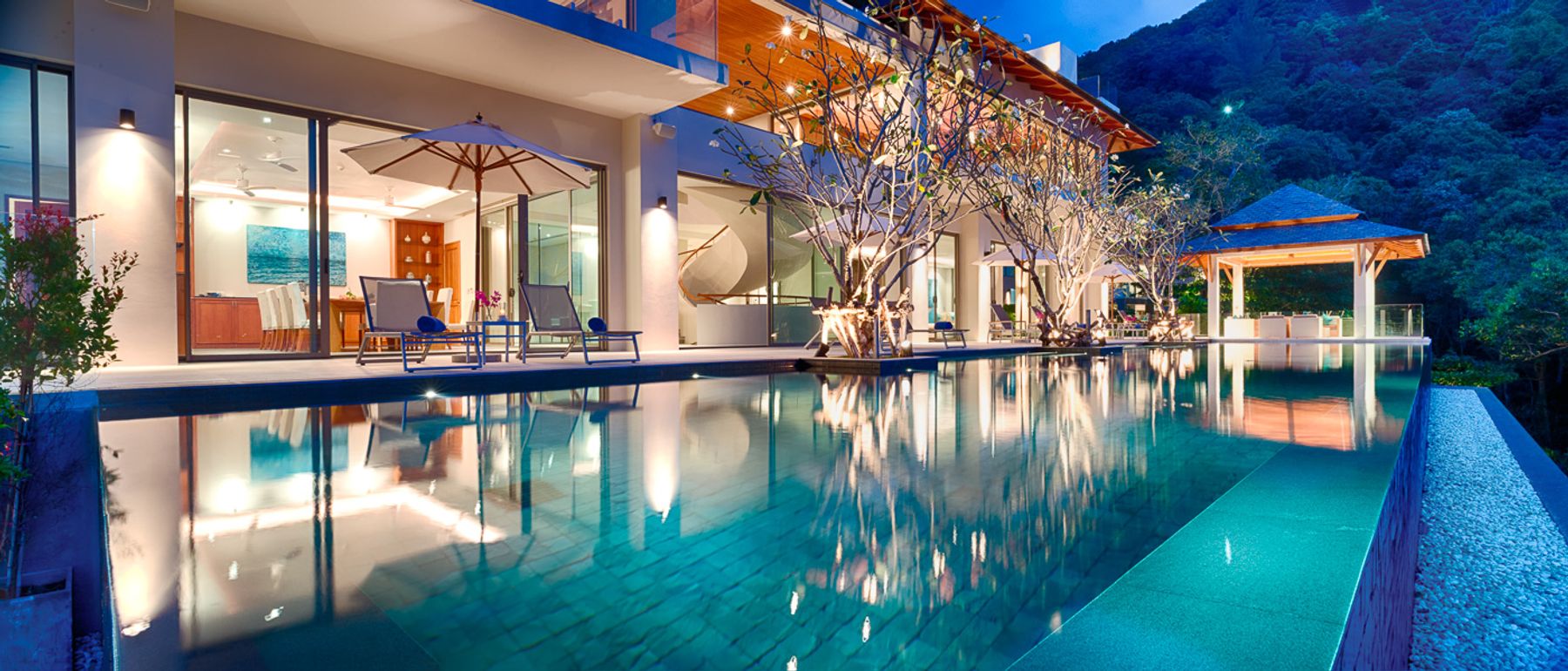 The Aquila villa photo.