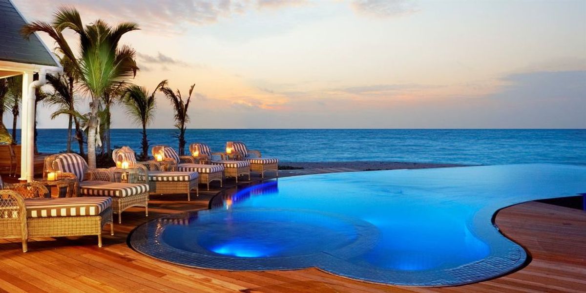 Thanda Island villa photo.