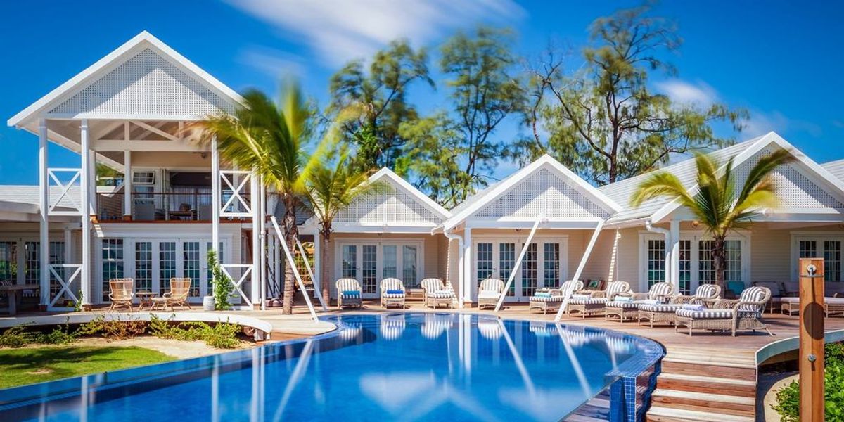 Thanda Island villa photo.