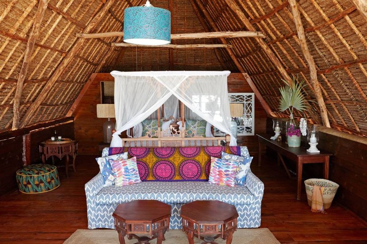 Thanda Island villa photo.