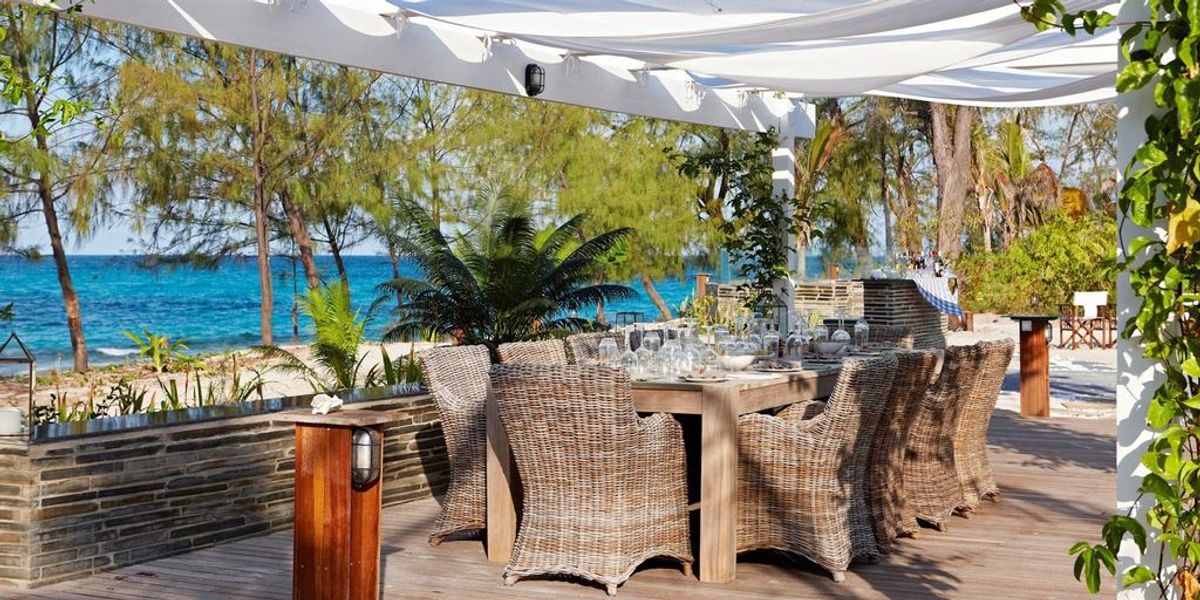 Thanda Island villa photo.