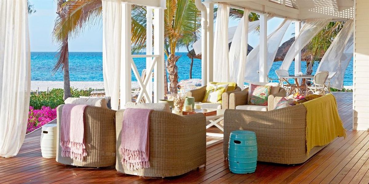 Thanda Island villa photo.