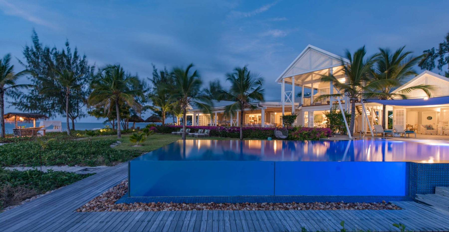Thanda Island villa photo.