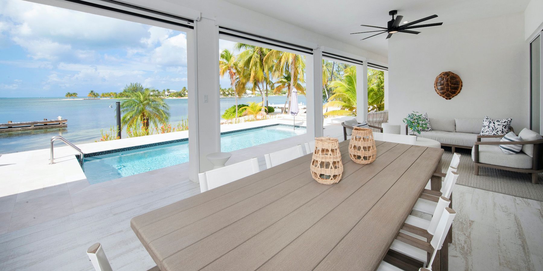 Fantasea & Guest Cottage villa photo.