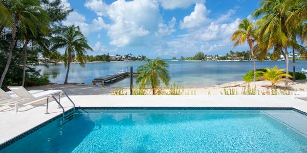 Fantasea & Guest Cottage villa in Cayman