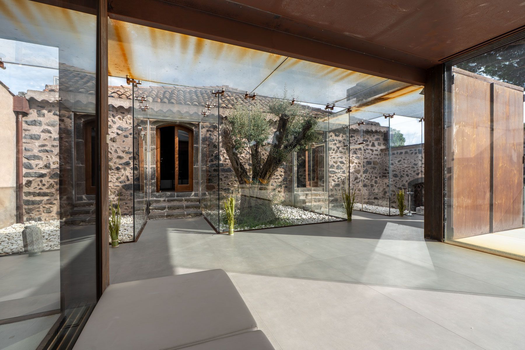 Maude villa photo.