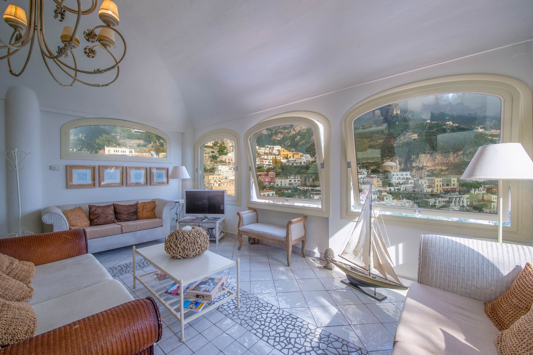Giulia villa photo.