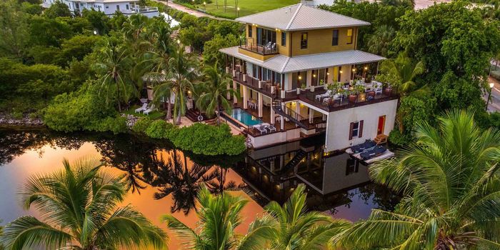 Ritz-Carlton Deckhouse #1 in Seven Mile Beach