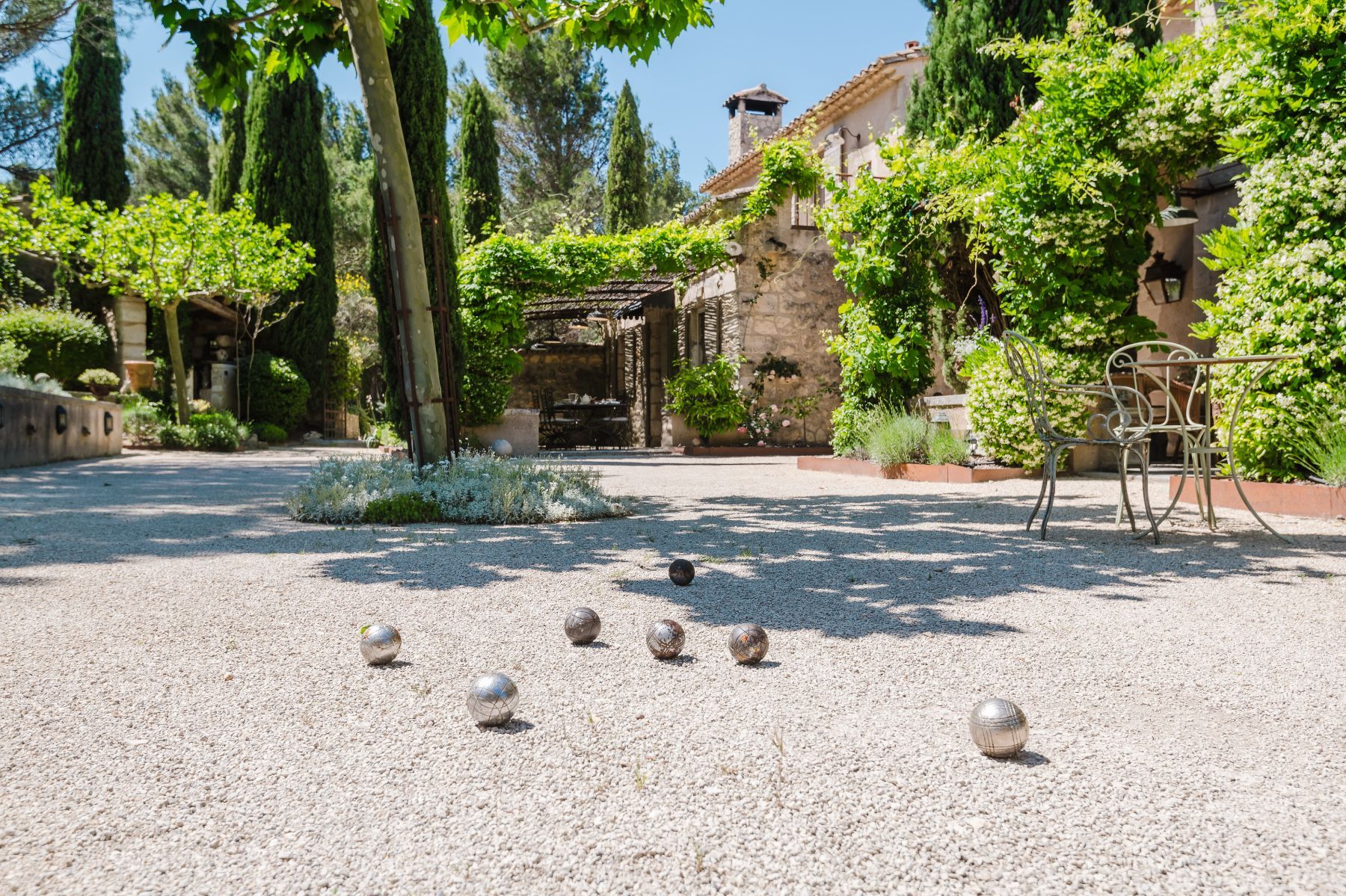 Le Mas d'Eygalieres villa photo.