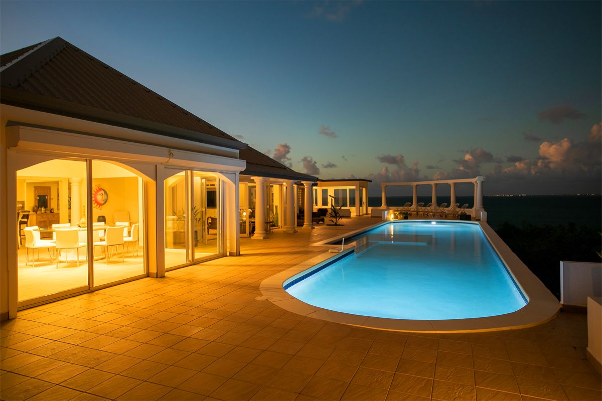 Pool area 