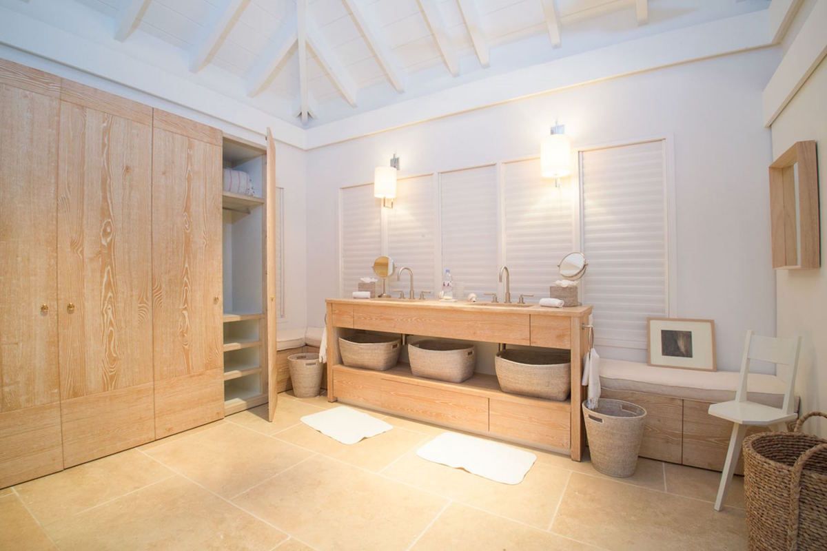 Luxurious bathroom