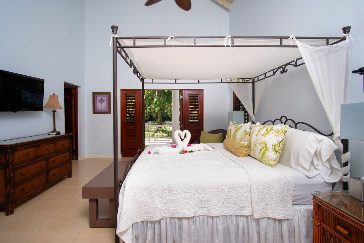 Golden Clouds villa photo.