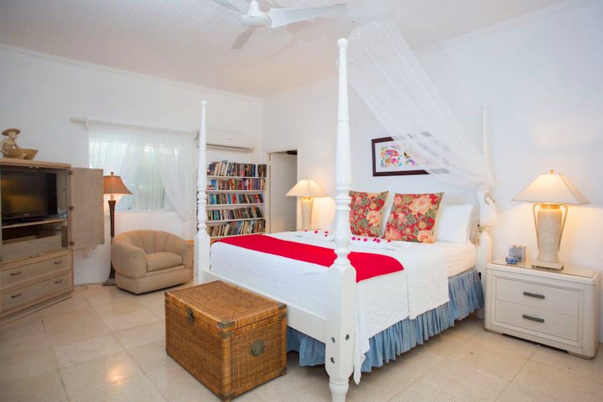 Frangipani suite king bedroom