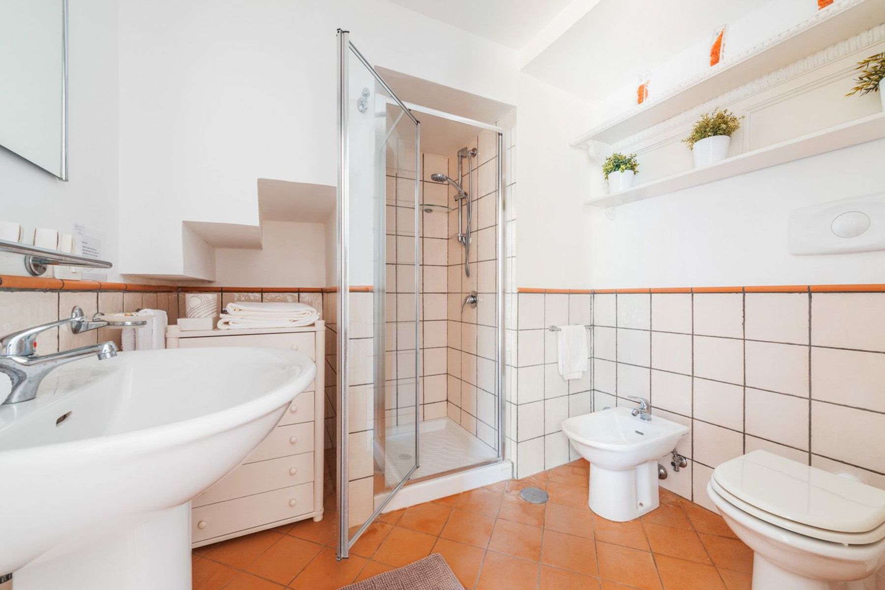 Romeo villa photo.