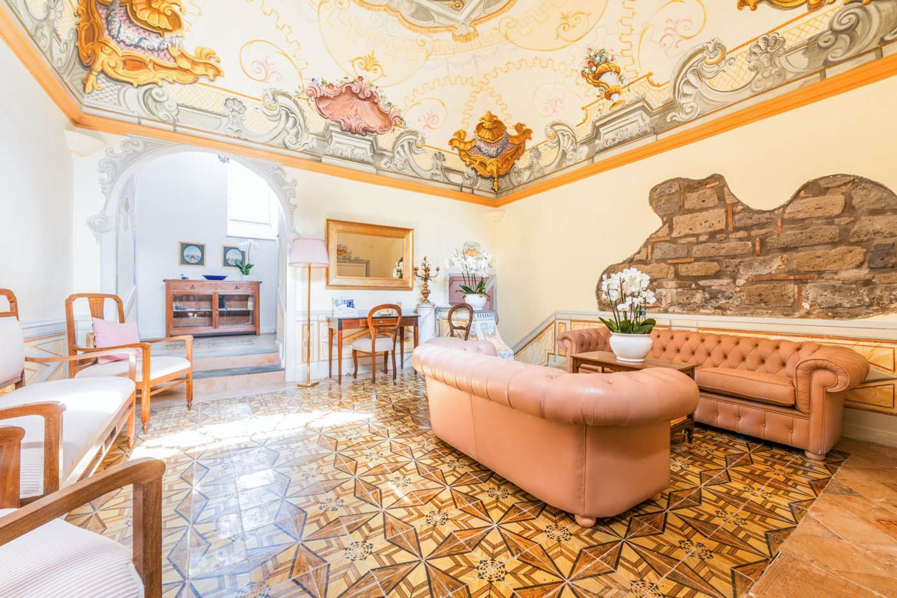 Romeo villa photo.
