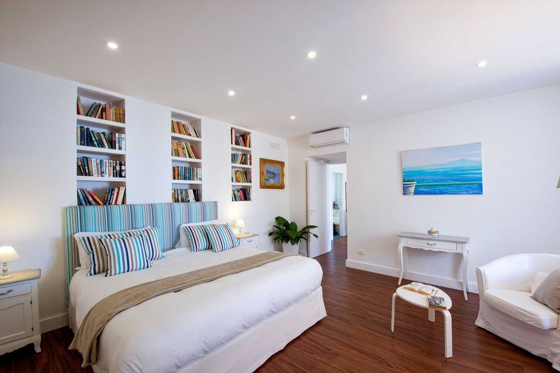 Romeo villa photo.
