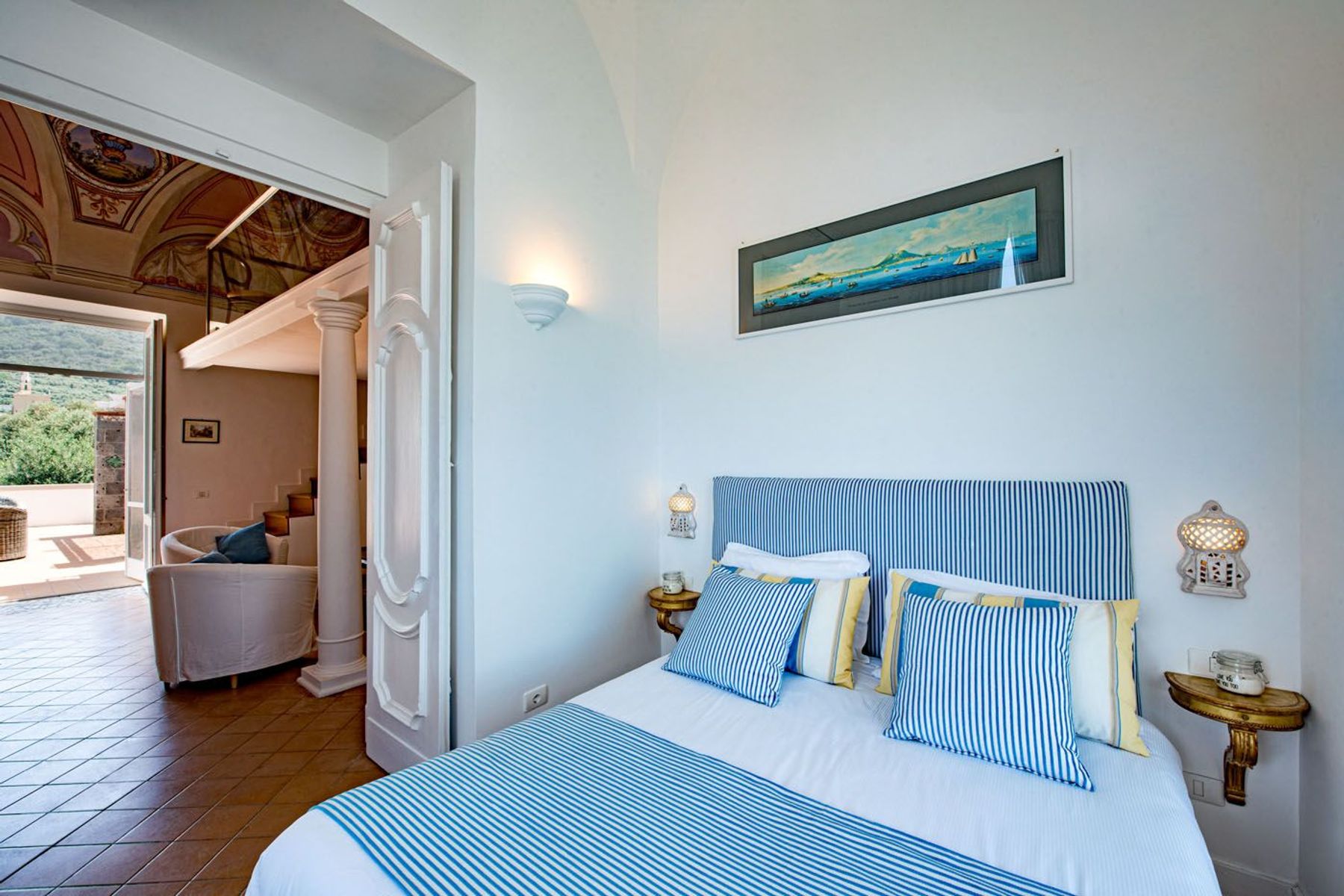 Romeo villa photo.