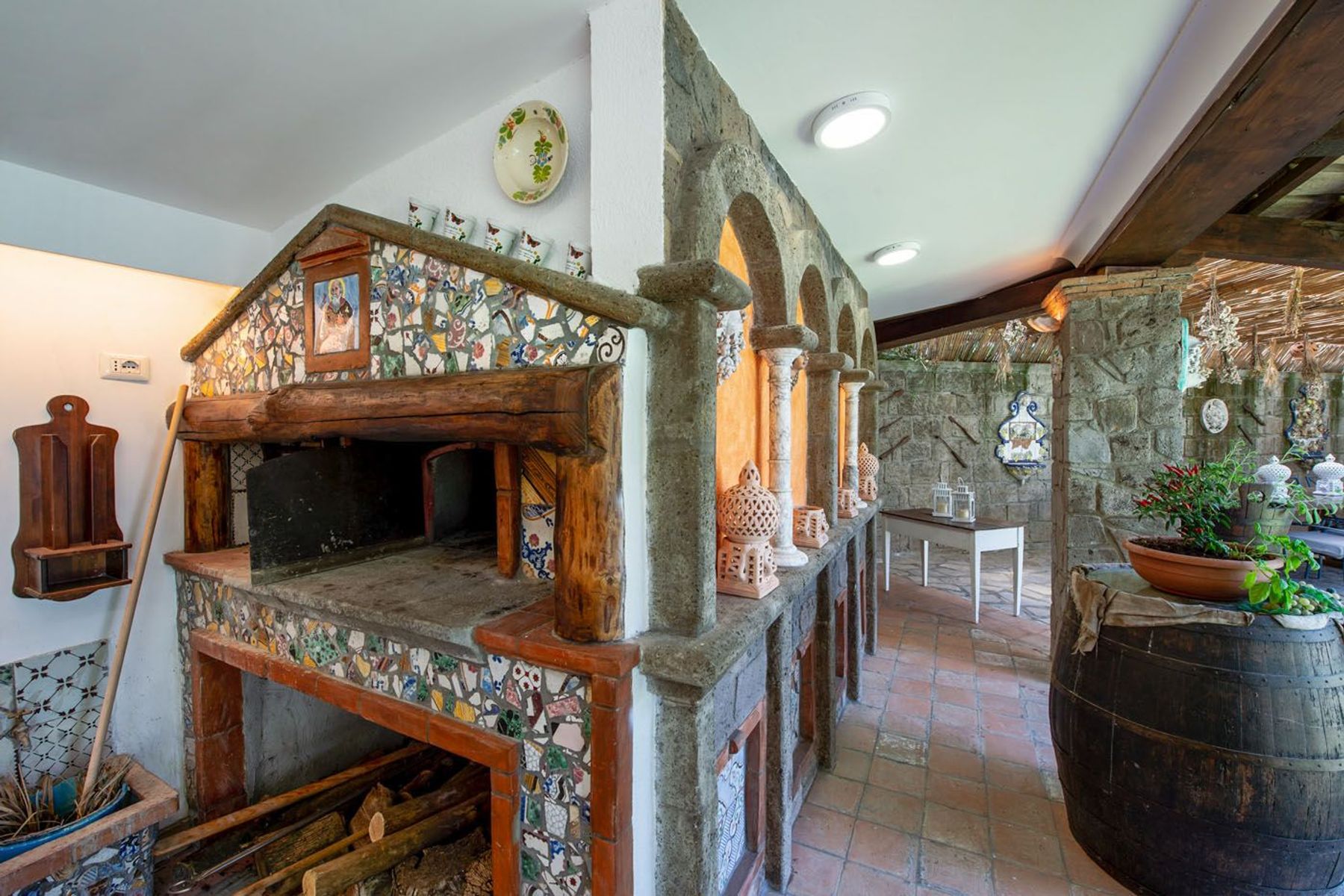 Romeo villa photo.
