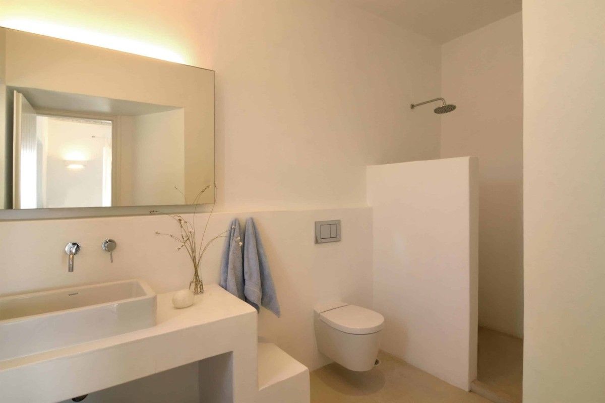 Azure Bay villa photo.