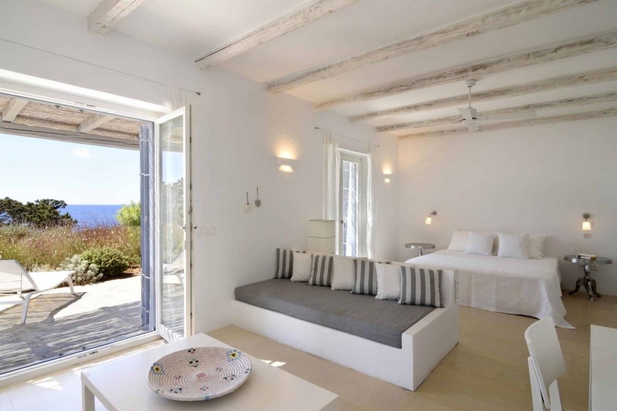 Azure Bay villa photo.