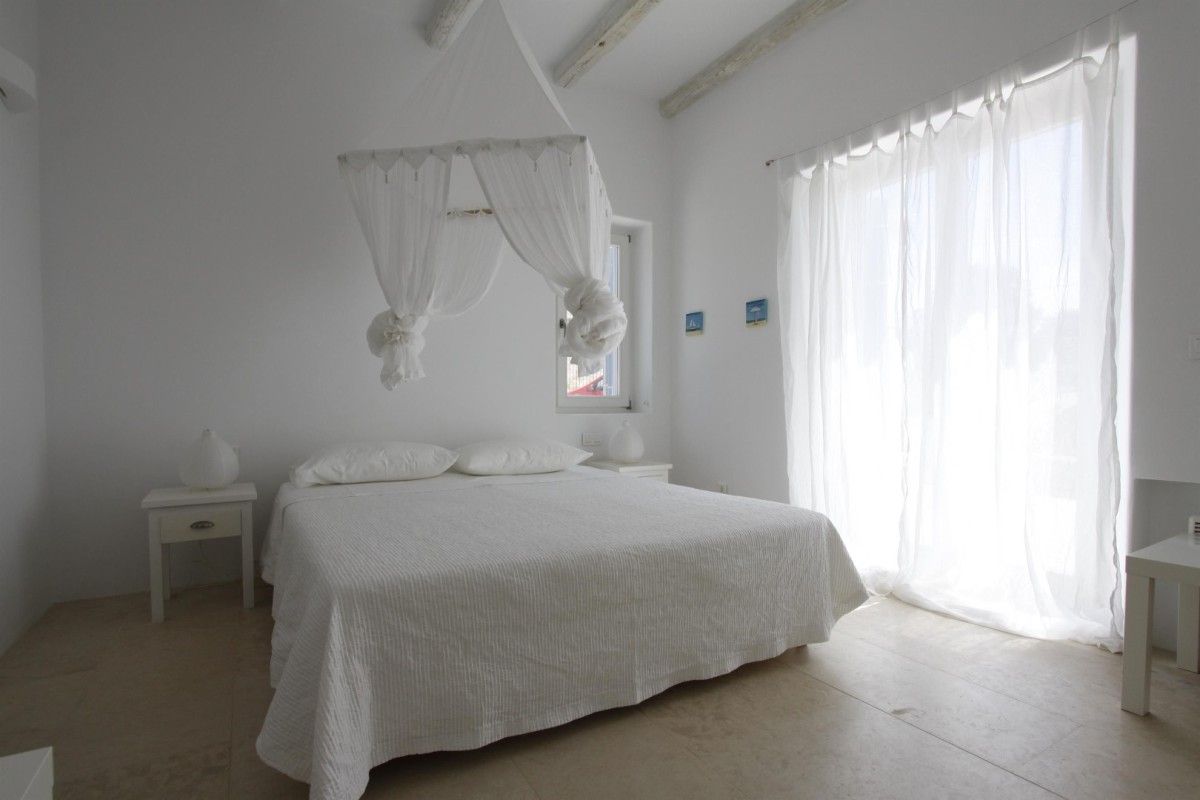 Azure Bay villa photo.