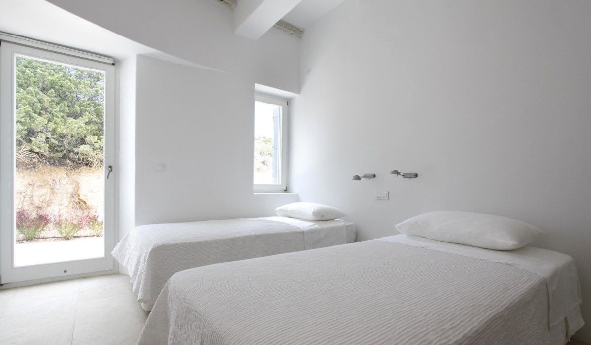 Azure Bay villa photo.