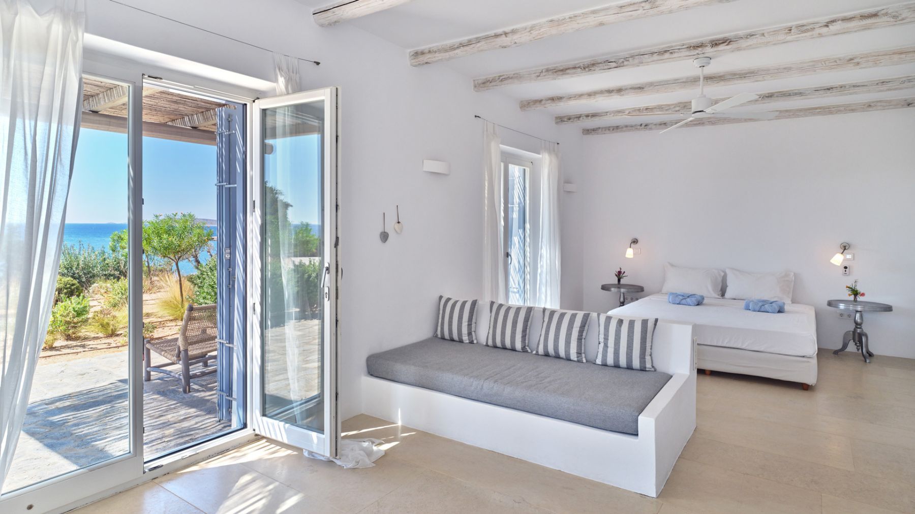 Azure Bay villa photo.