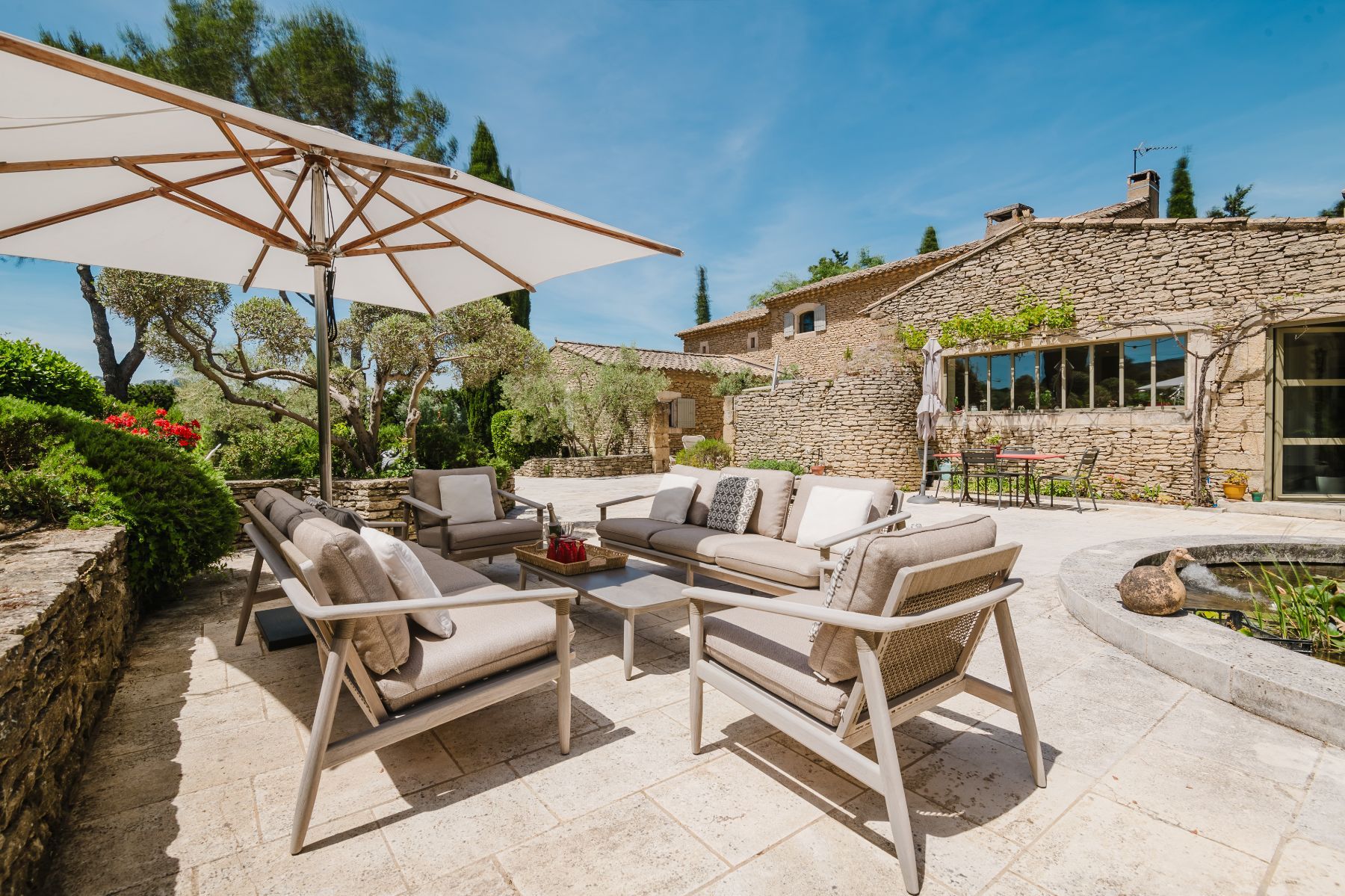 Mas des Nenuphars villa photo.