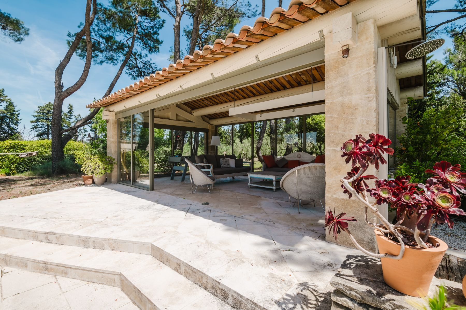 Mas des Nenuphars villa photo.