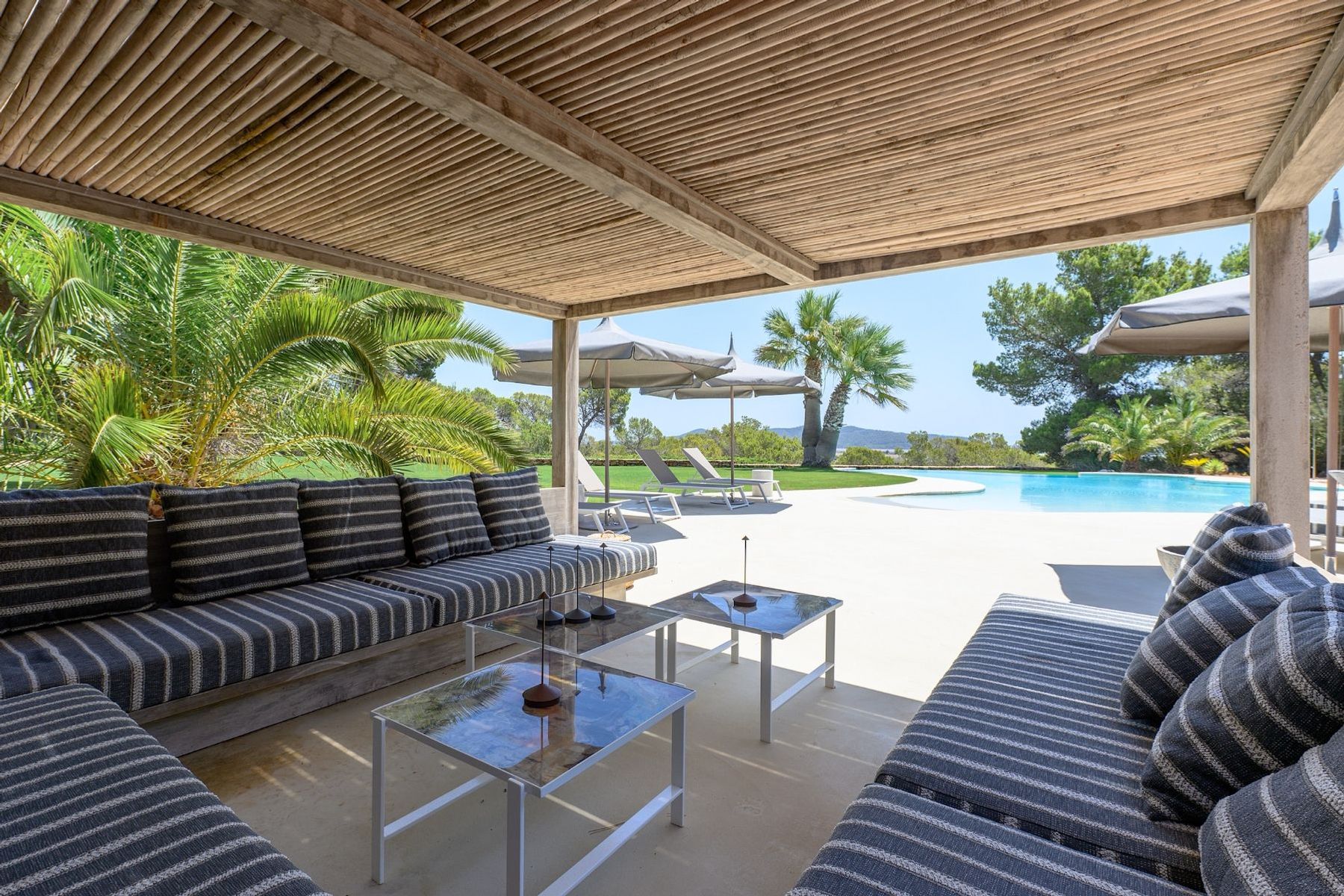 Can Taurino villa photo.