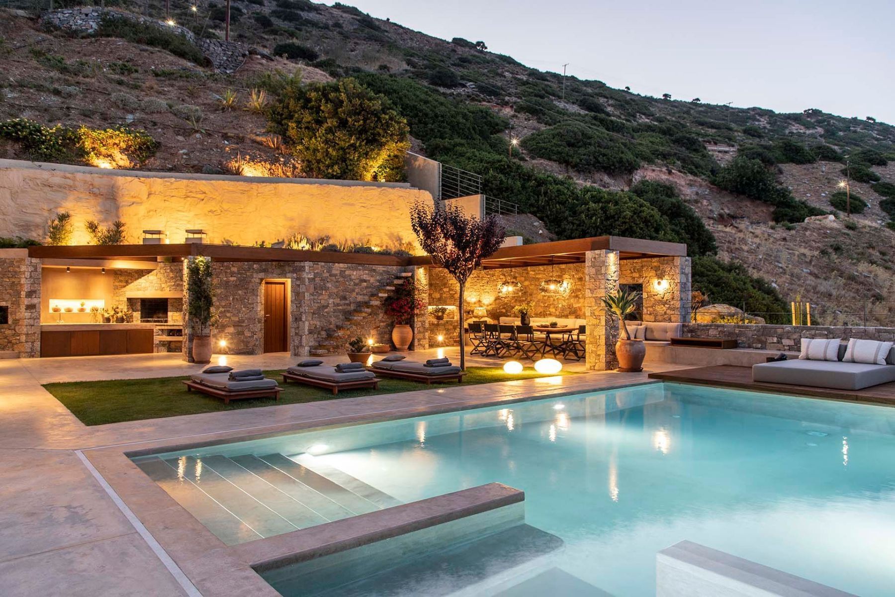 Hilaria villa photo.