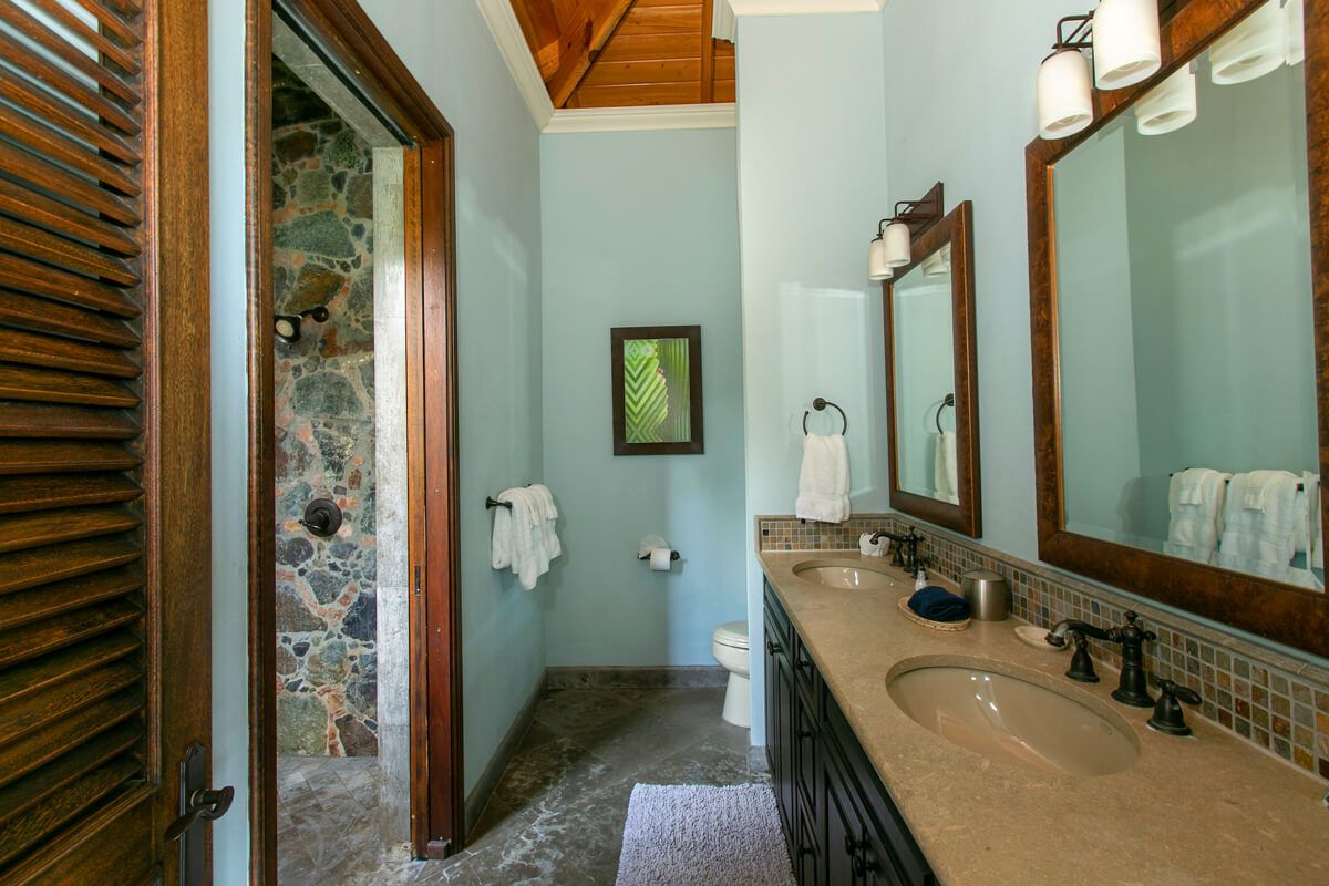 En suite bathroom