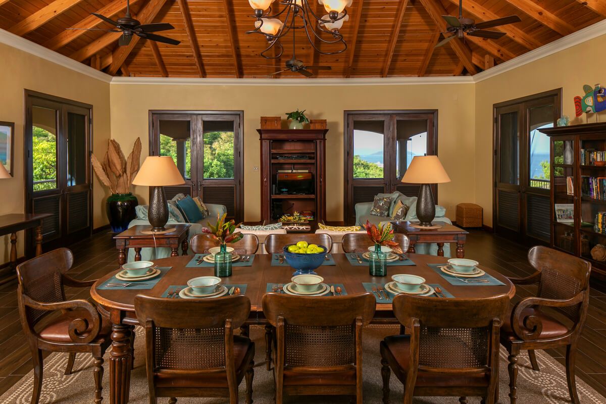 Living/dining area