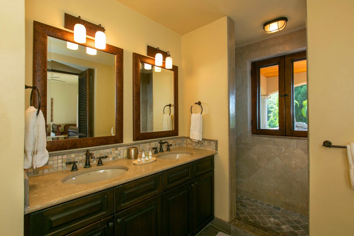 En suite bathroom