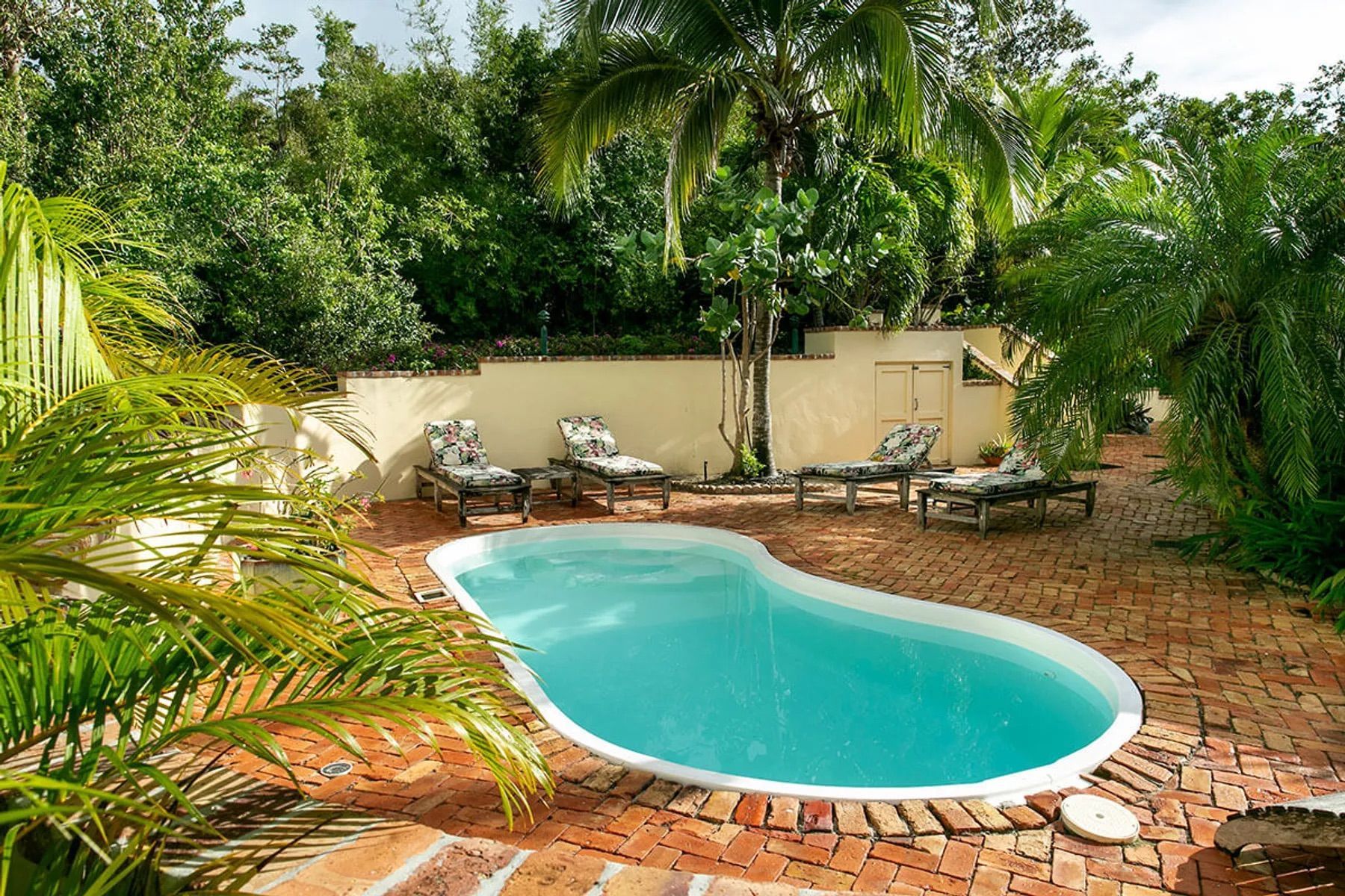 Caneel Trailside Villa is located right next to the Virgin Islands National Park