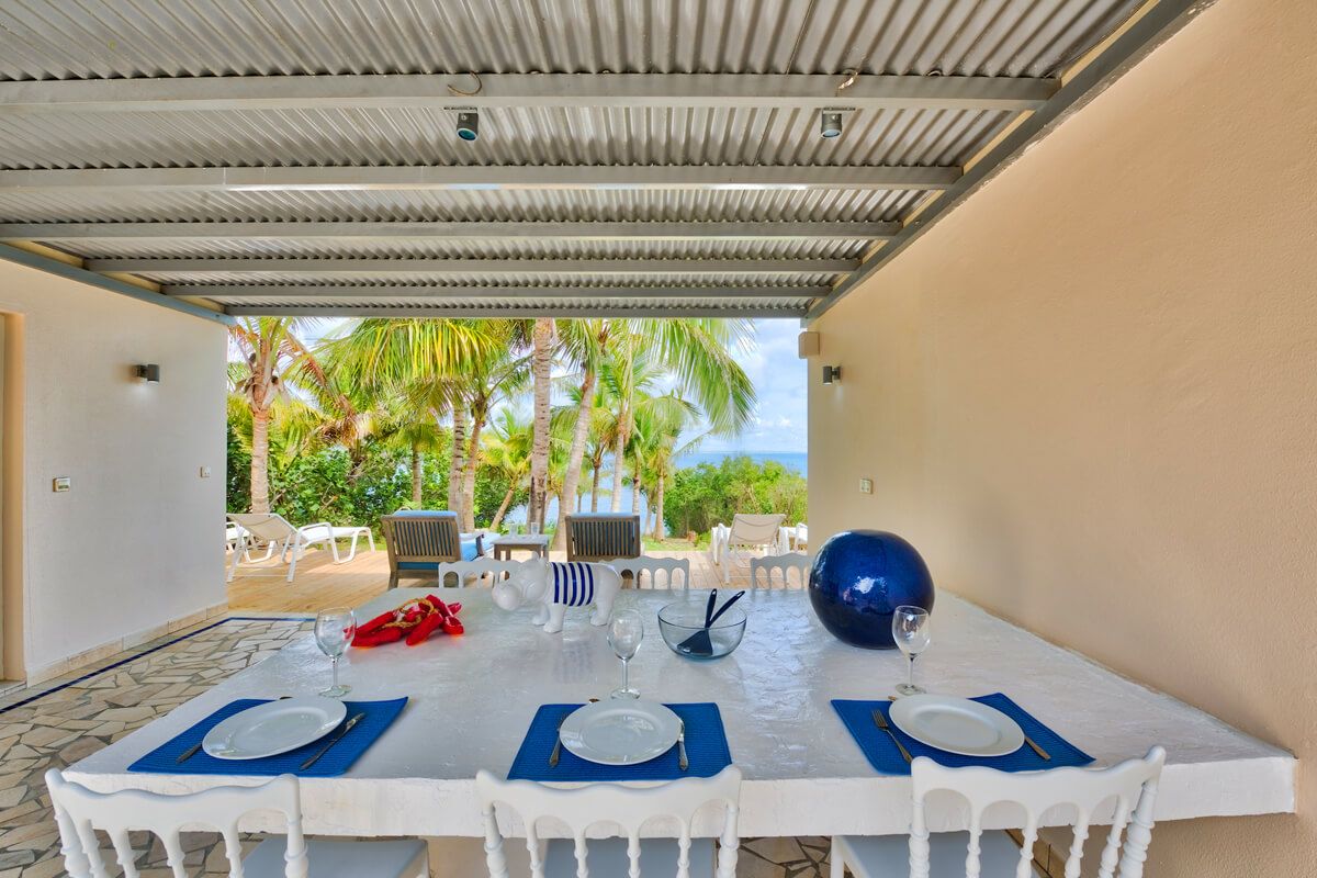 Outdoor dining seats six