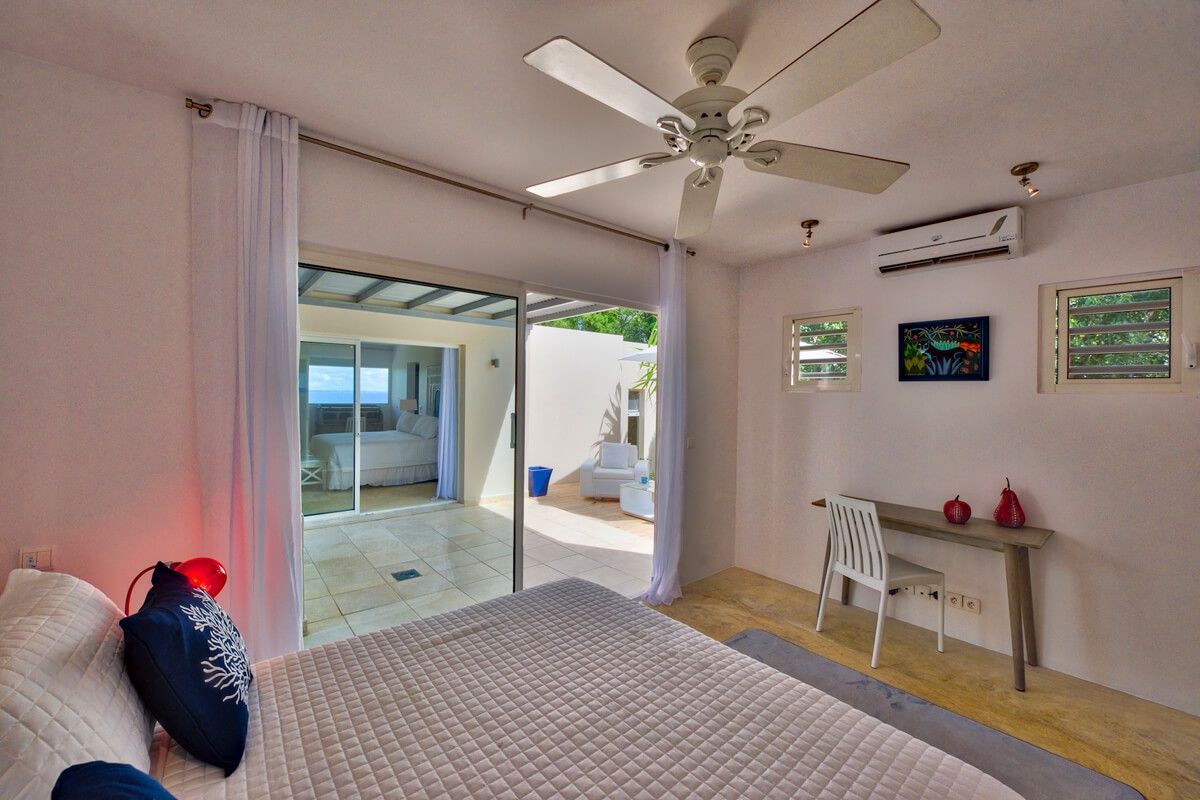 King bedroom with exterior access in the cottage