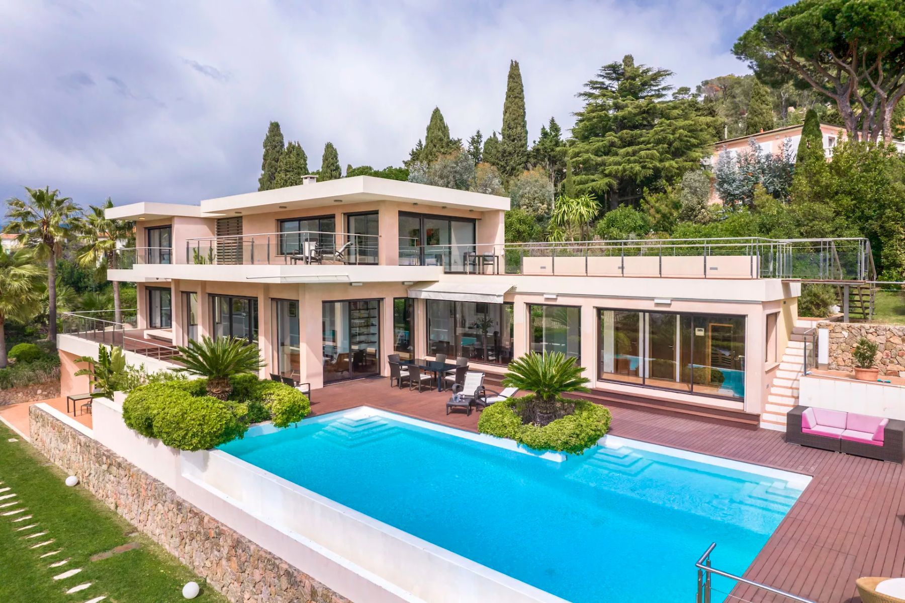 Villa Gardes villa photo.