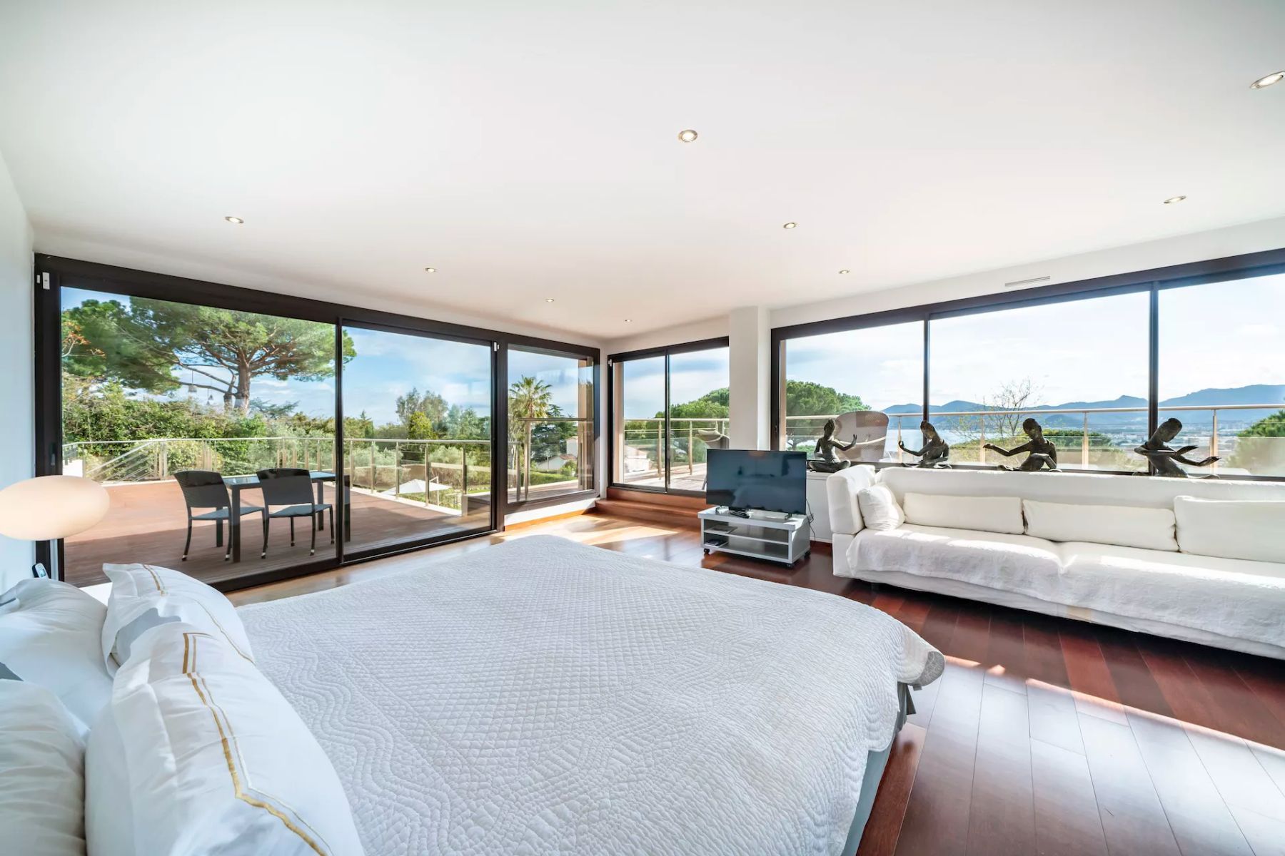 Villa Gardes villa photo.