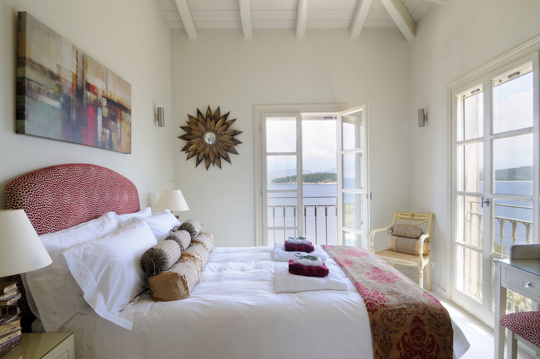 Bedroom with a king-size bed (can also be converted into twin beds), and ensuite bathroom with shower.
