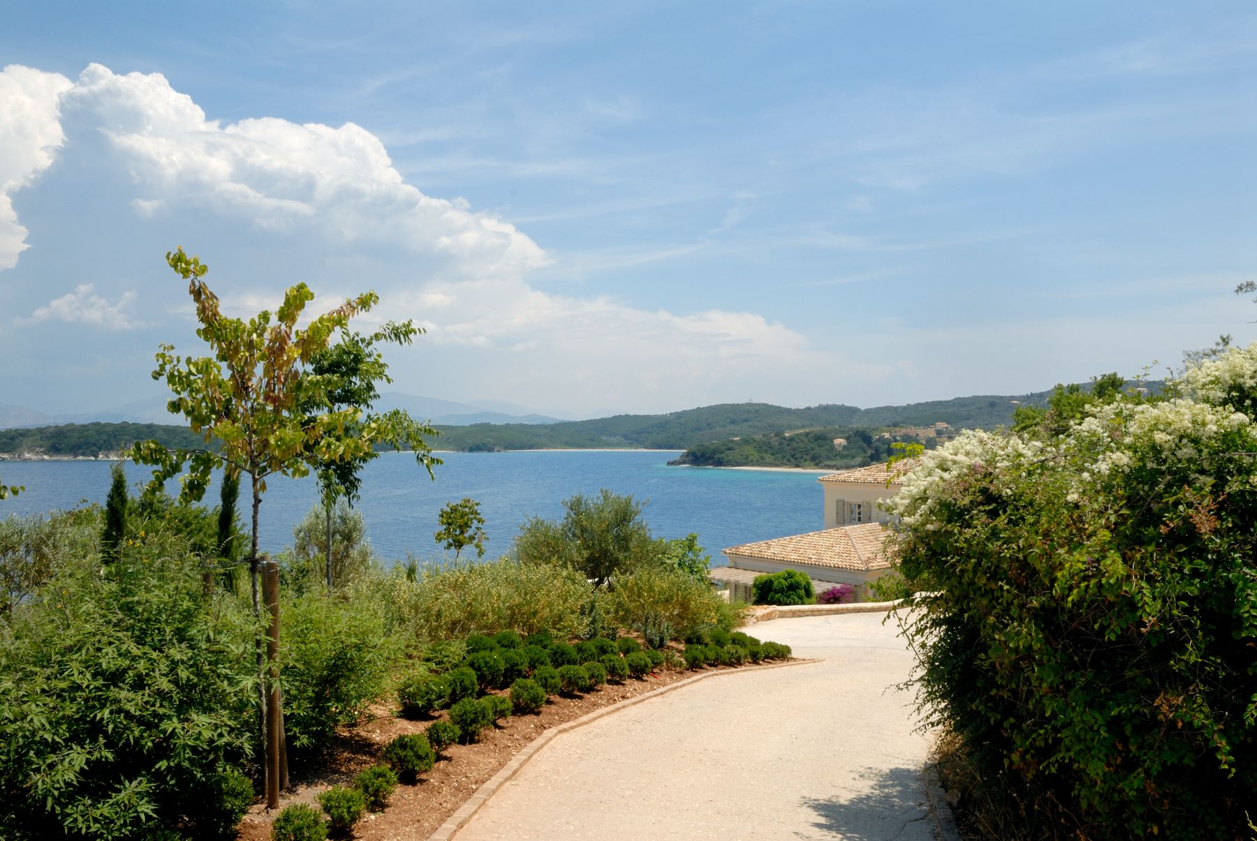 Hidden away, but with easy access to the town and private sea access, this villa has everything you need for a unforgettable vacation in Corfu.